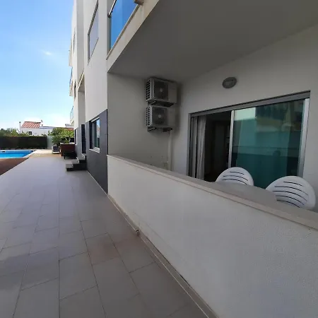 Casa Mandala, T1 Com Piscina דירה *